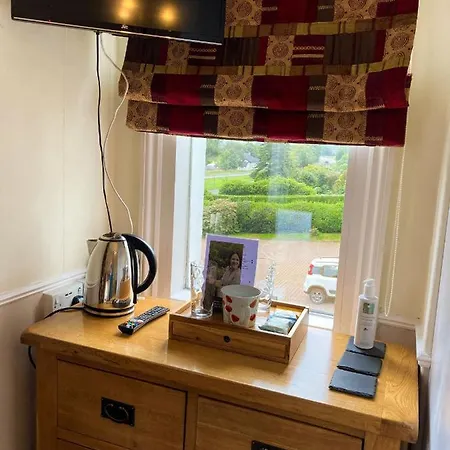 Maple Bank Country Braithwaite