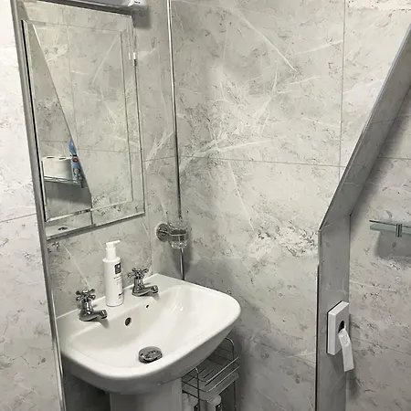 Nocleg ze śniadaniem Maple Bank Country 4*