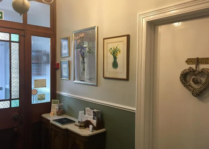 Maple Bank Country Bed & Breakfast 4*